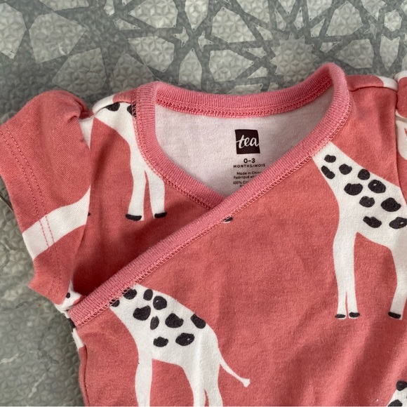 Tea Collection, cap sleeve baby romper. Size 0-3 months - Picture 2 of 3